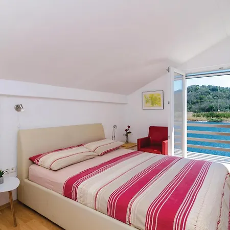 Two-bedroom In Opuzen