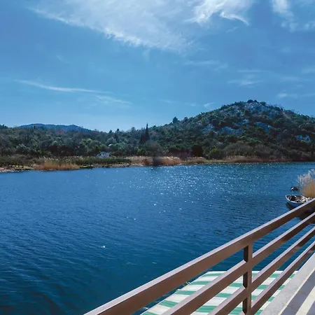 펜션 Two-bedroom In